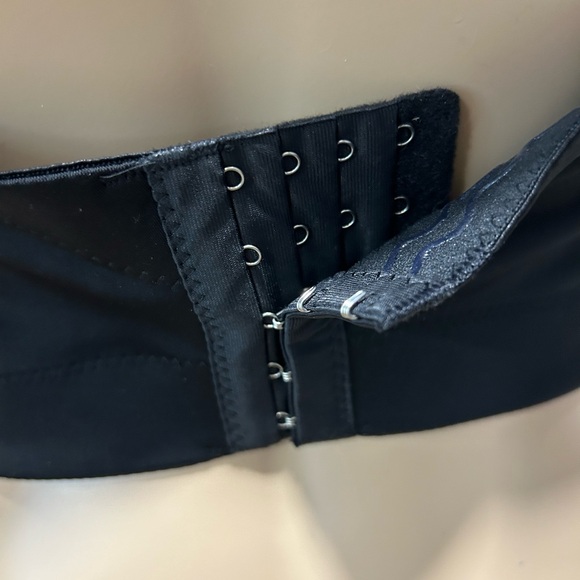 Jeweled Bustier - Picture 5 of 5